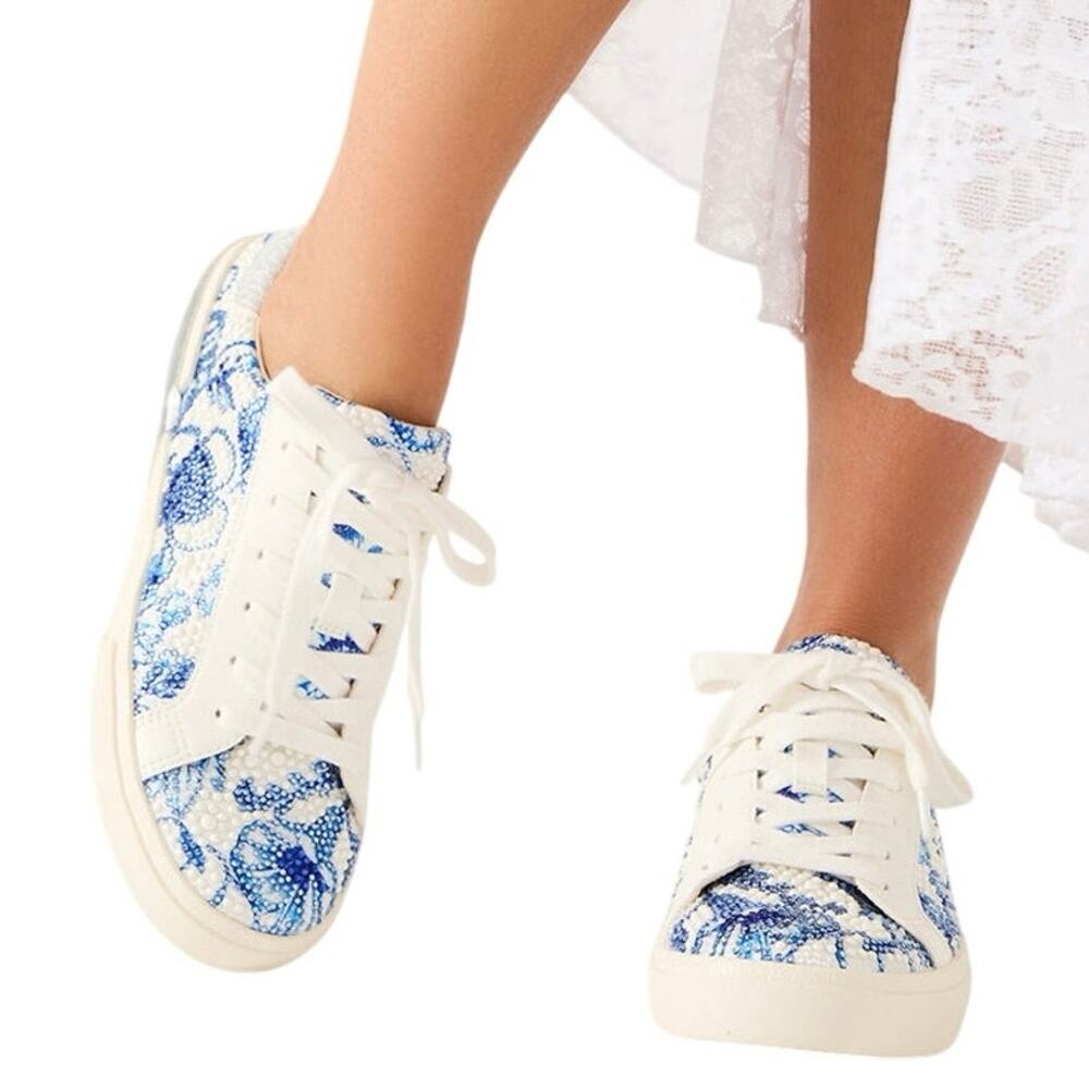BETSEY JOHNSON Damon White Blue Floral  Sneaker Size US 11 New in Box Rare Size